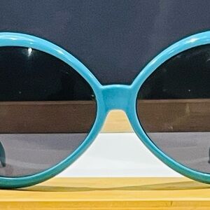 Stylish Blue Sunglasses